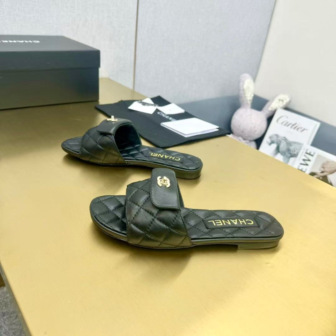 Chanel Slippers Women(AAA)-010