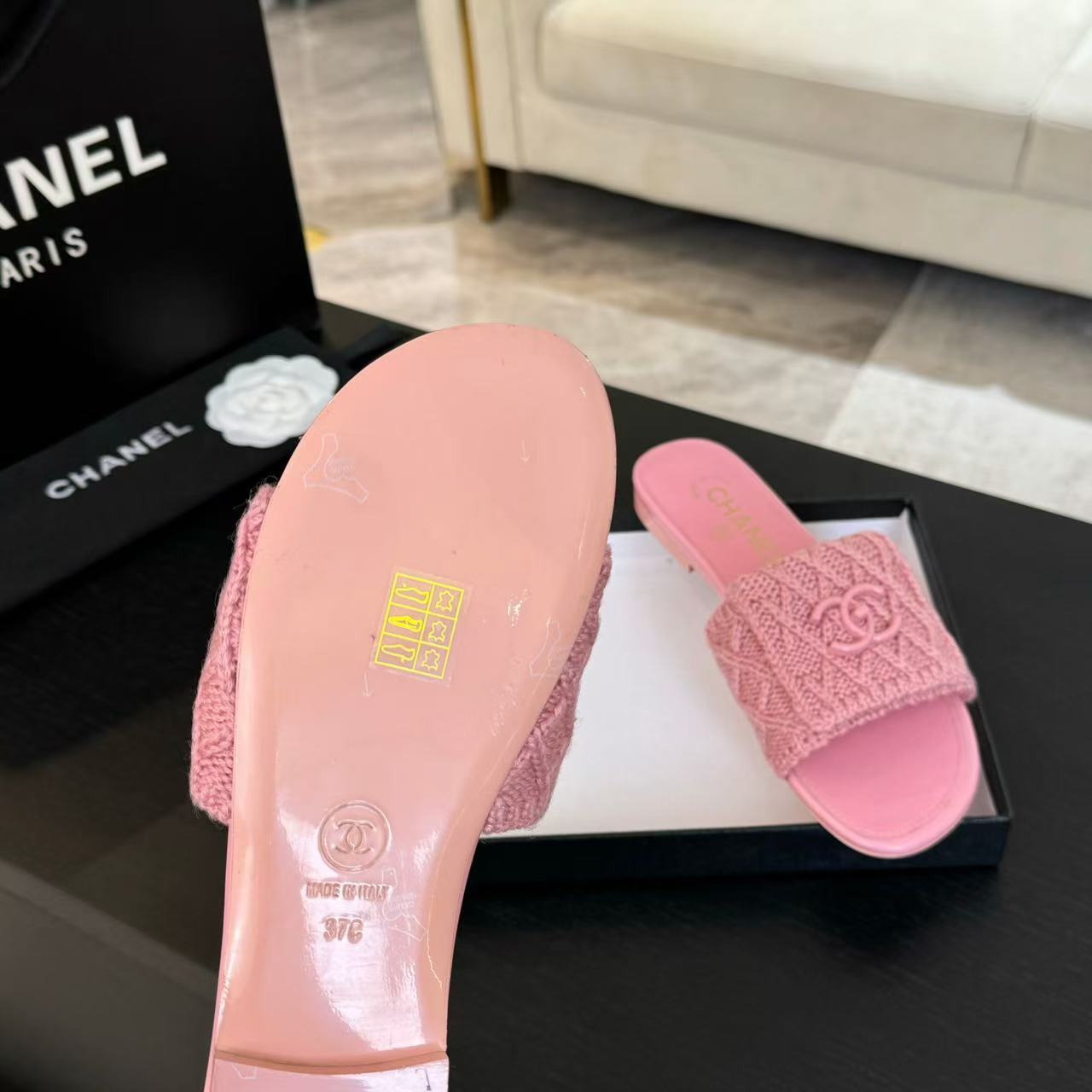 Chanel Slippers Women(AAA)-015