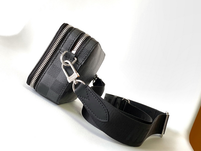 LV Handbags AAAA(Men)-175