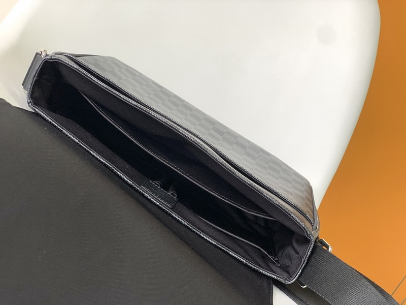 LV Handbags AAAA(Men)-199