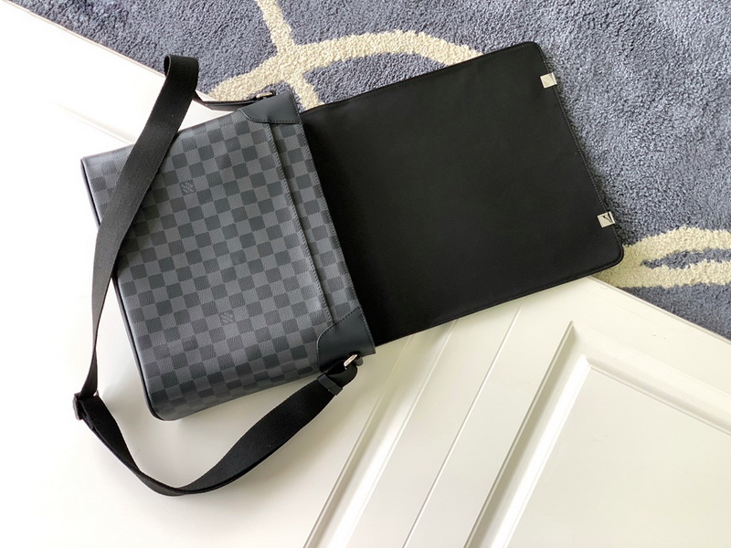 LV Handbags AAAA(Men)-201
