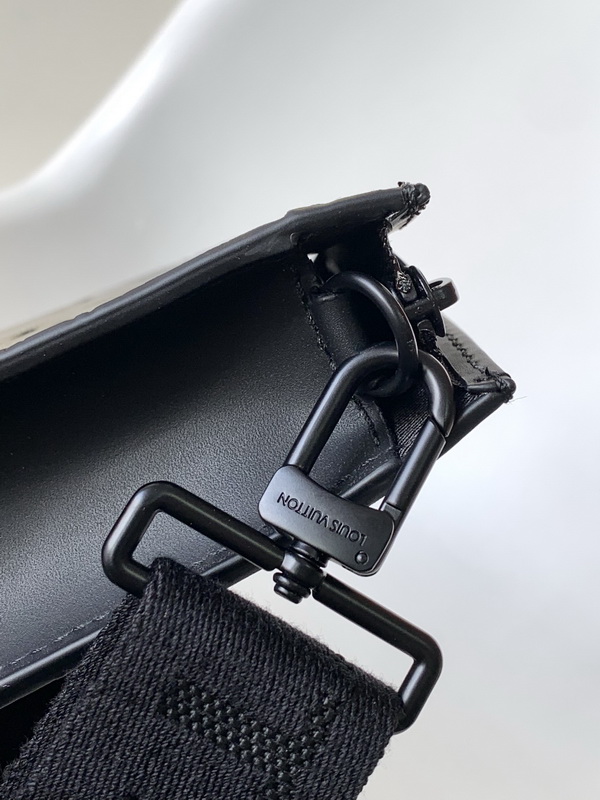 LV Handbags AAA(Men)-282