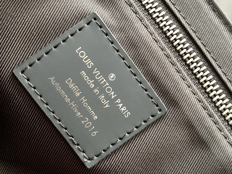 LV Handbags AAA(Men)-285