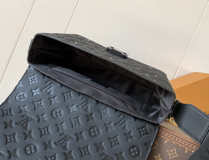 LV Bag-NFC(AAA)-009