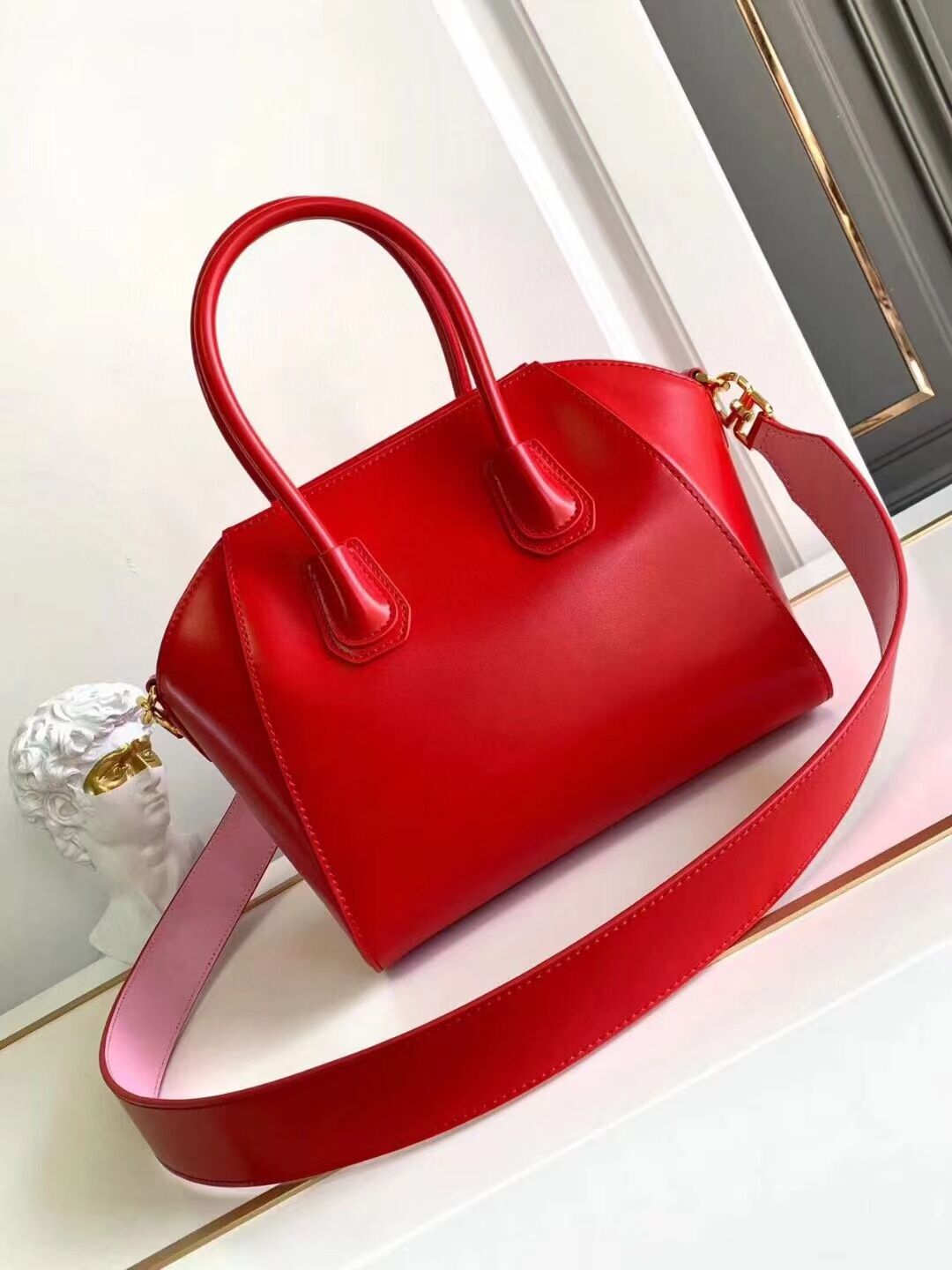 Givenchy Handbags AAA(Women)-002