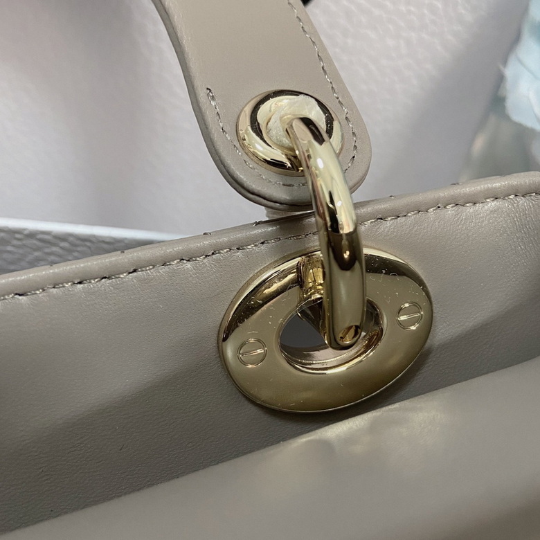 Dior Handbags AAA(Women)-136