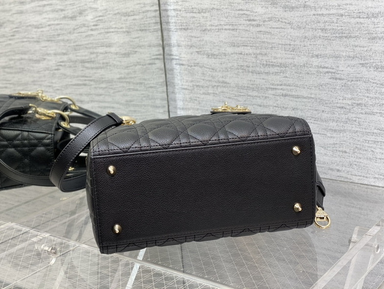Dior Handbags AAA(Women)-272