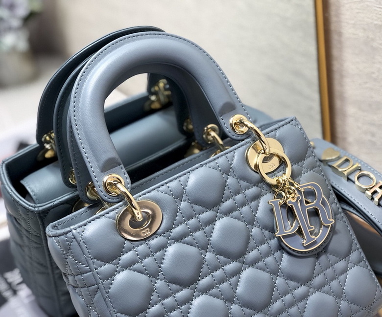 Dior Handbags AAA(Women)-327