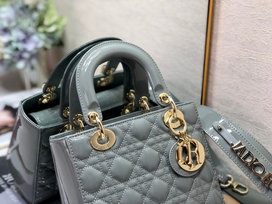 Dior Handbags AAA(Women)-339