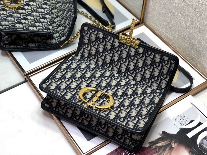 Dior Handbags AAA(Women)-342