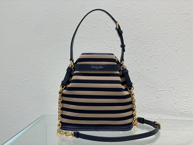Dior Handbags AAA(Women)-386
