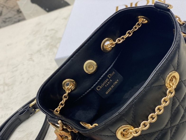 Dior Handbags AAA(Women)-395