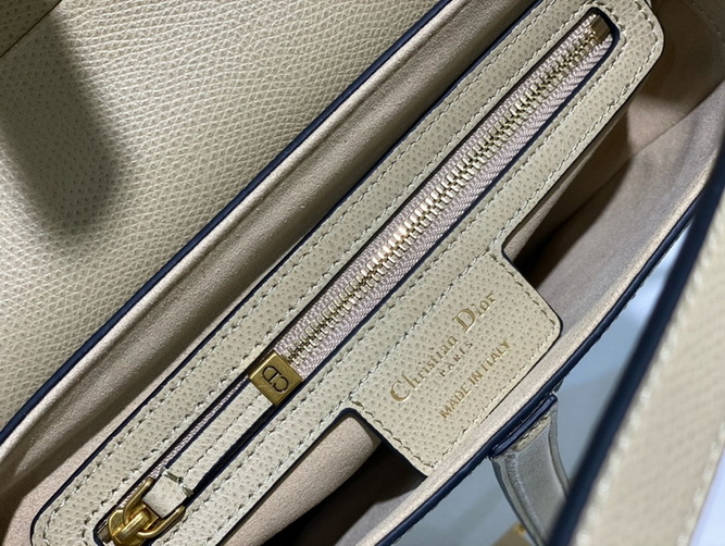 Dior Handbags AAA(Women)-209