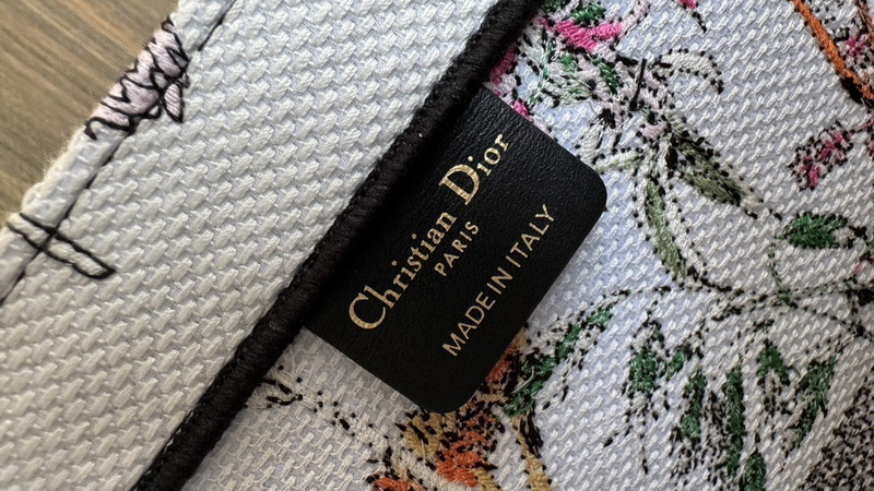 Dior Handbags AAA(Women)-486