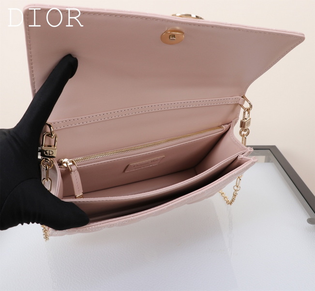 Dior Handbags AAA(Women)-521