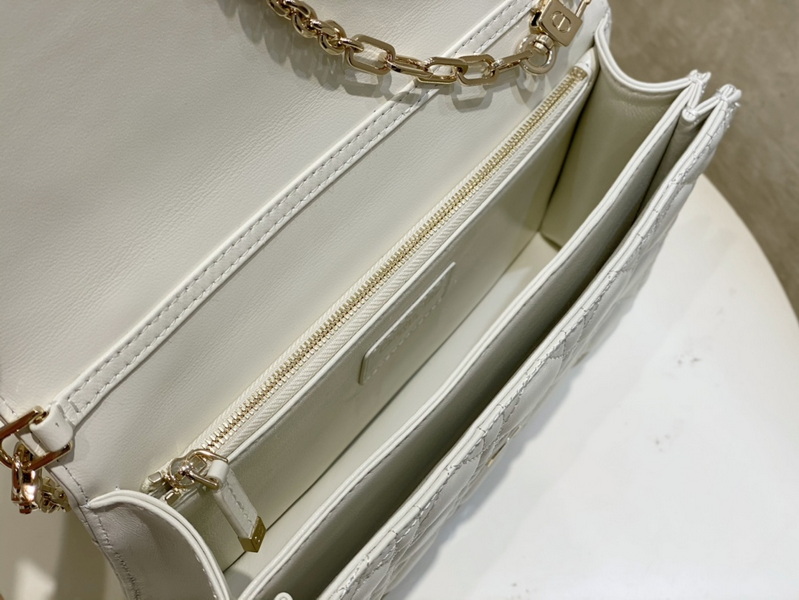 Dior Handbags AAA(Women)-558