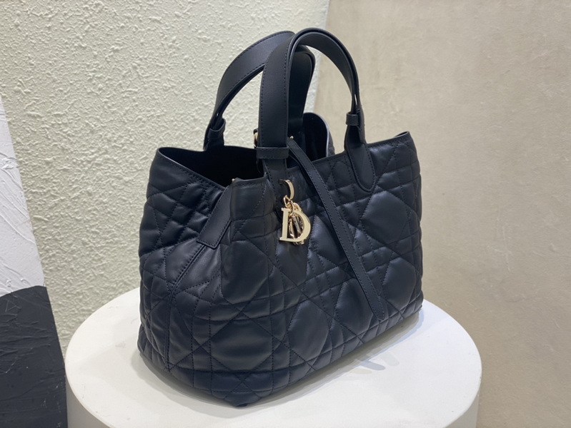 Dior Handbags AAA(Women)-565