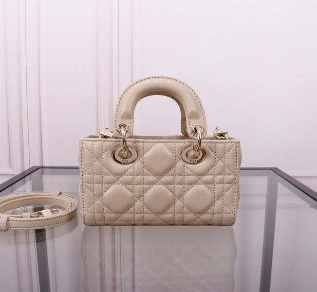 Dior Handbags AAA(Women)-575