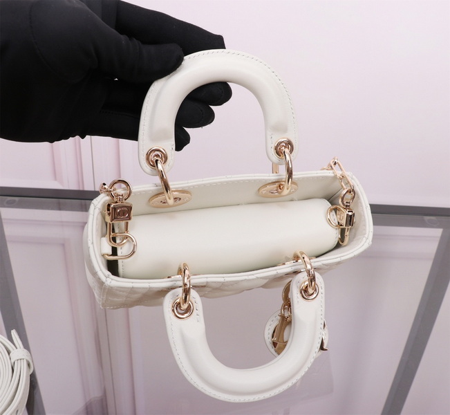 Dior Handbags AAA(Women)-576