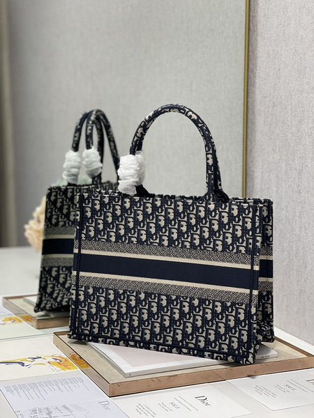 Dior Handbags AAA(Women)-589