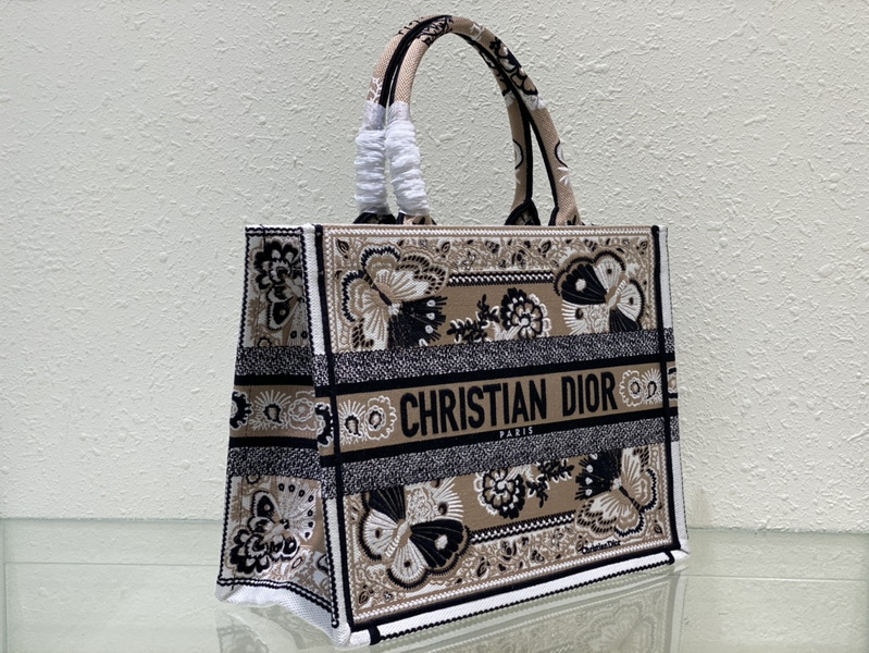 Dior Handbags AAA(Women)-636