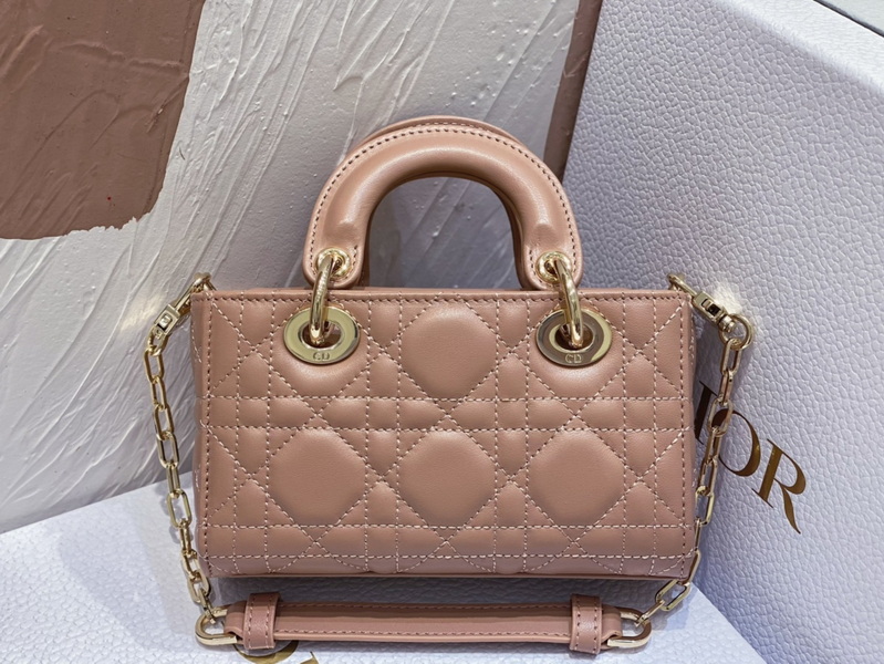 Dior Handbags AAA(Women)-638