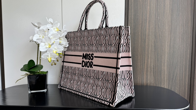 Dior Handbags AAA(Women)-640