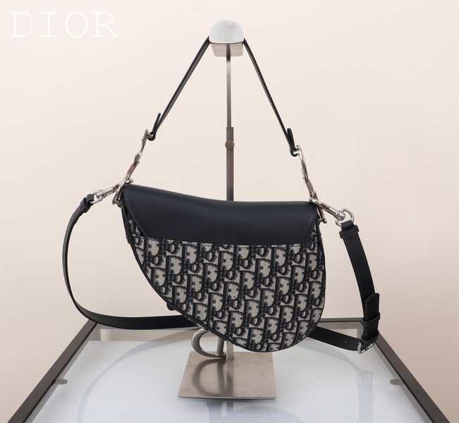 Dior Handbags AAA(Women)-676