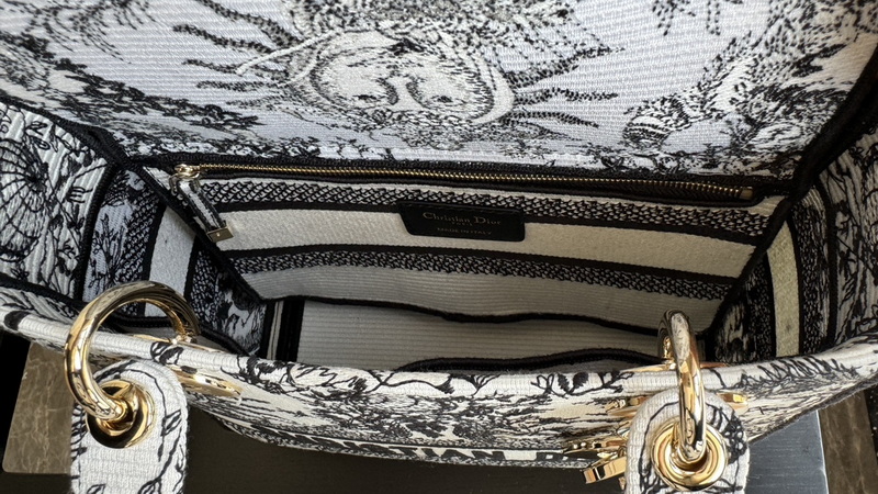 Dior Handbags AAA(Women)-711