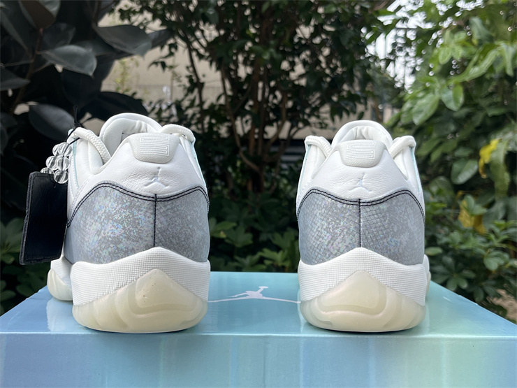 Air Jordan 11 Low Snakeskin