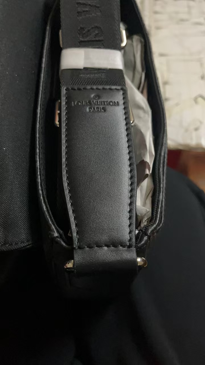 LV Handbags AAAA(Men)-331