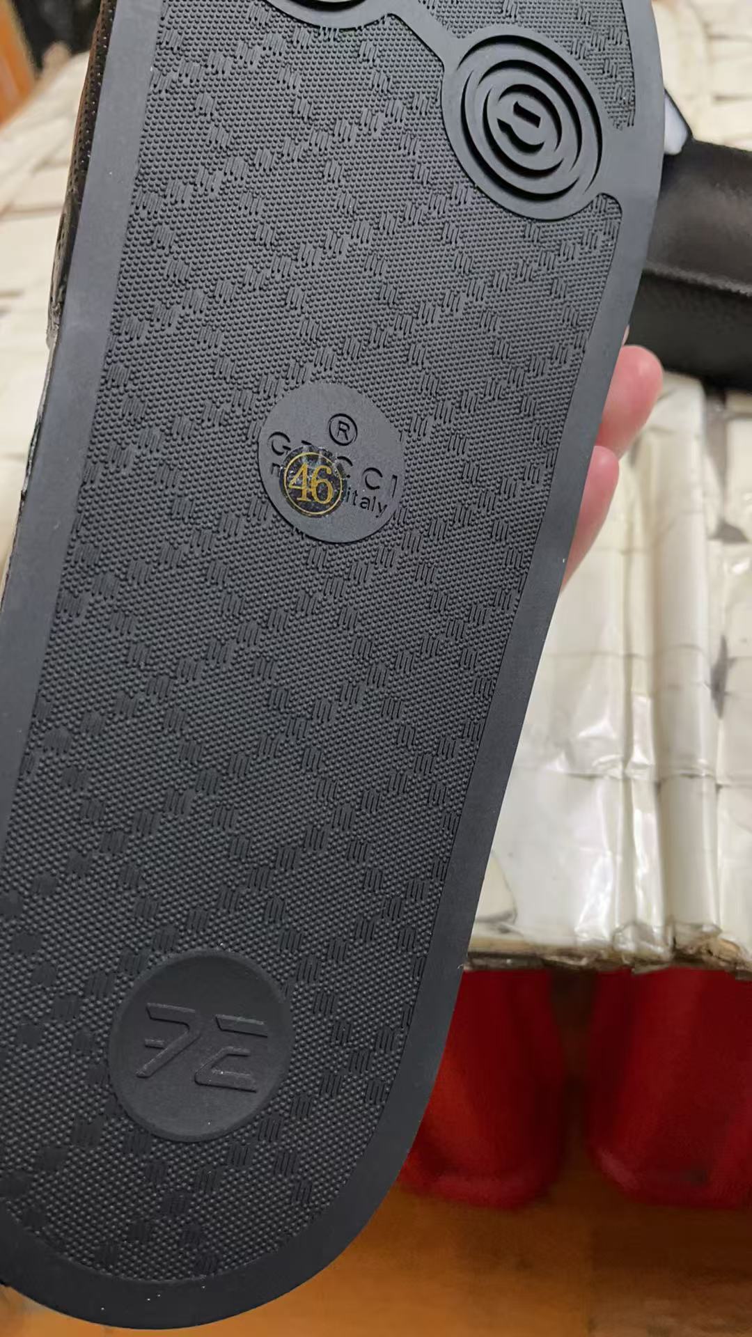 G*u*i slippers(aaa)-467