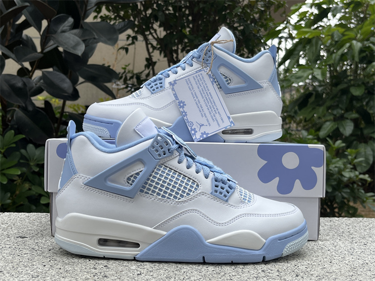 Air Jordan 4 ALUMINUM