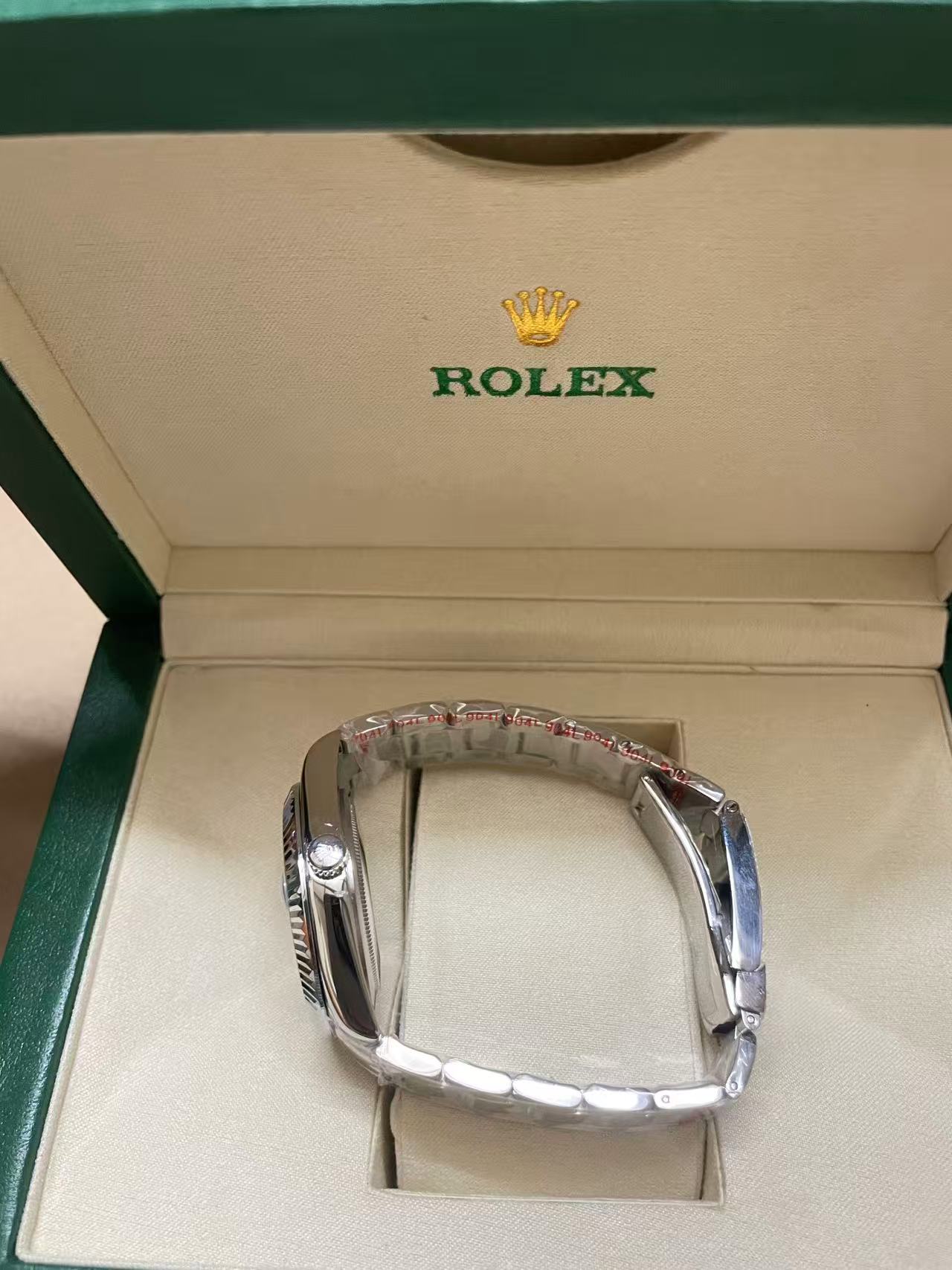 R*l*x watches-188