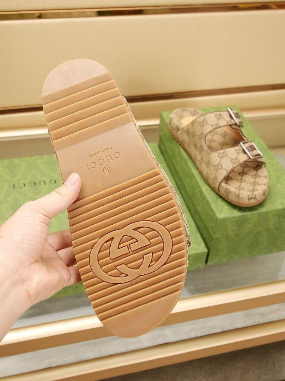 G*u*i slippers(aaa)-468