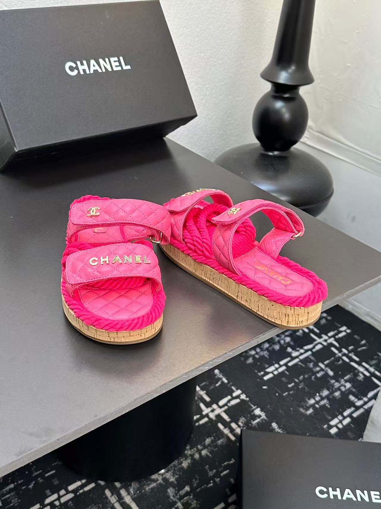 Chanel Slippers Women(AAA)-030