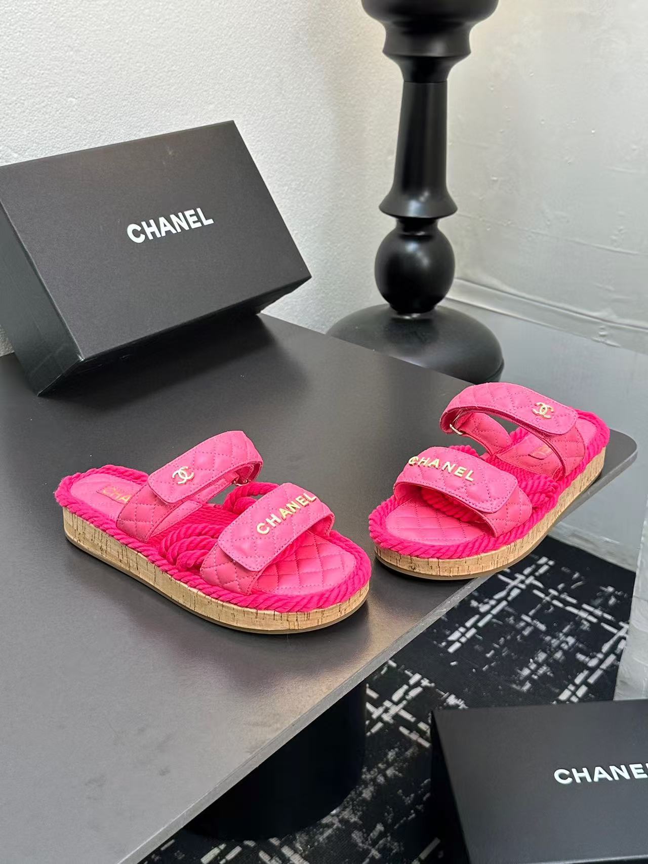 Chanel Slippers Women(AAA)-030