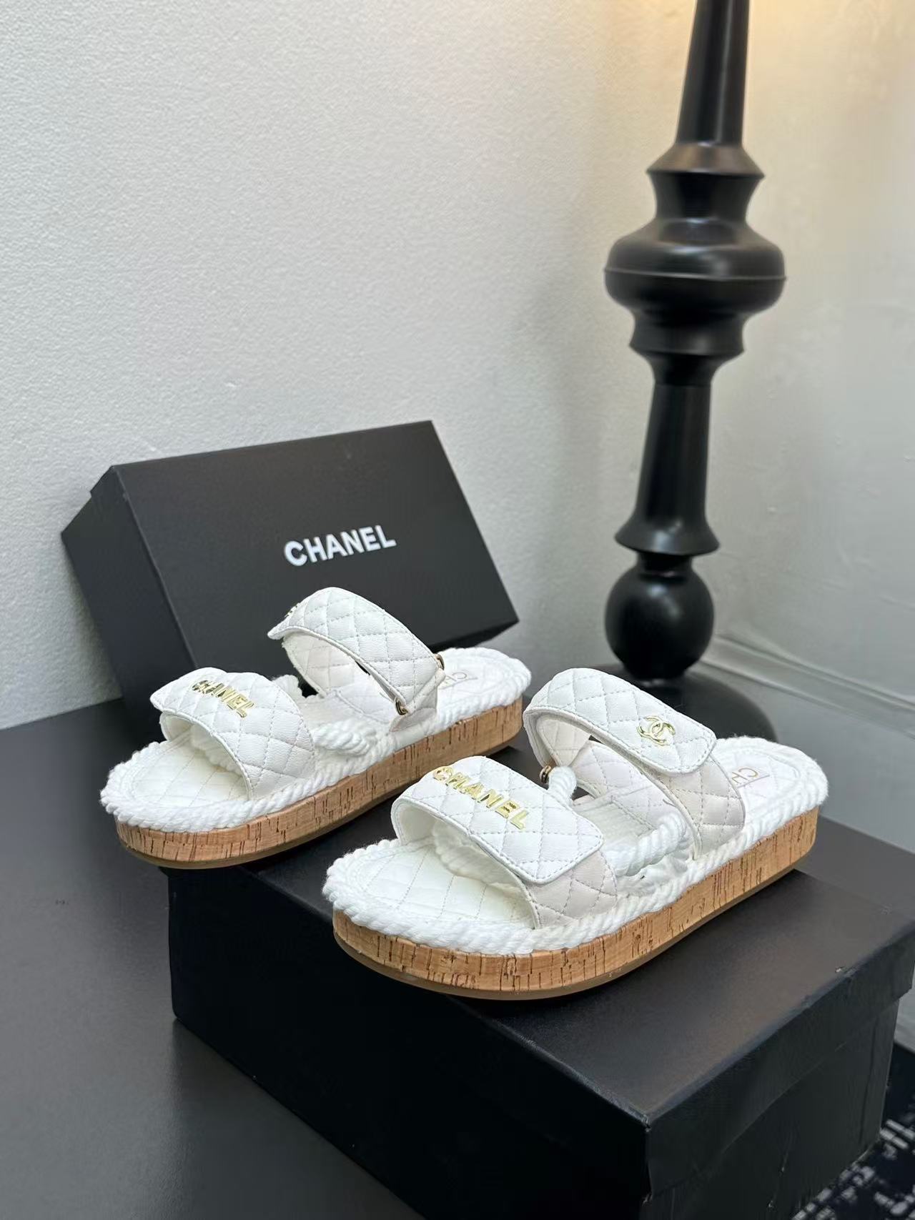 Chanel Slippers Women(AAA)-028