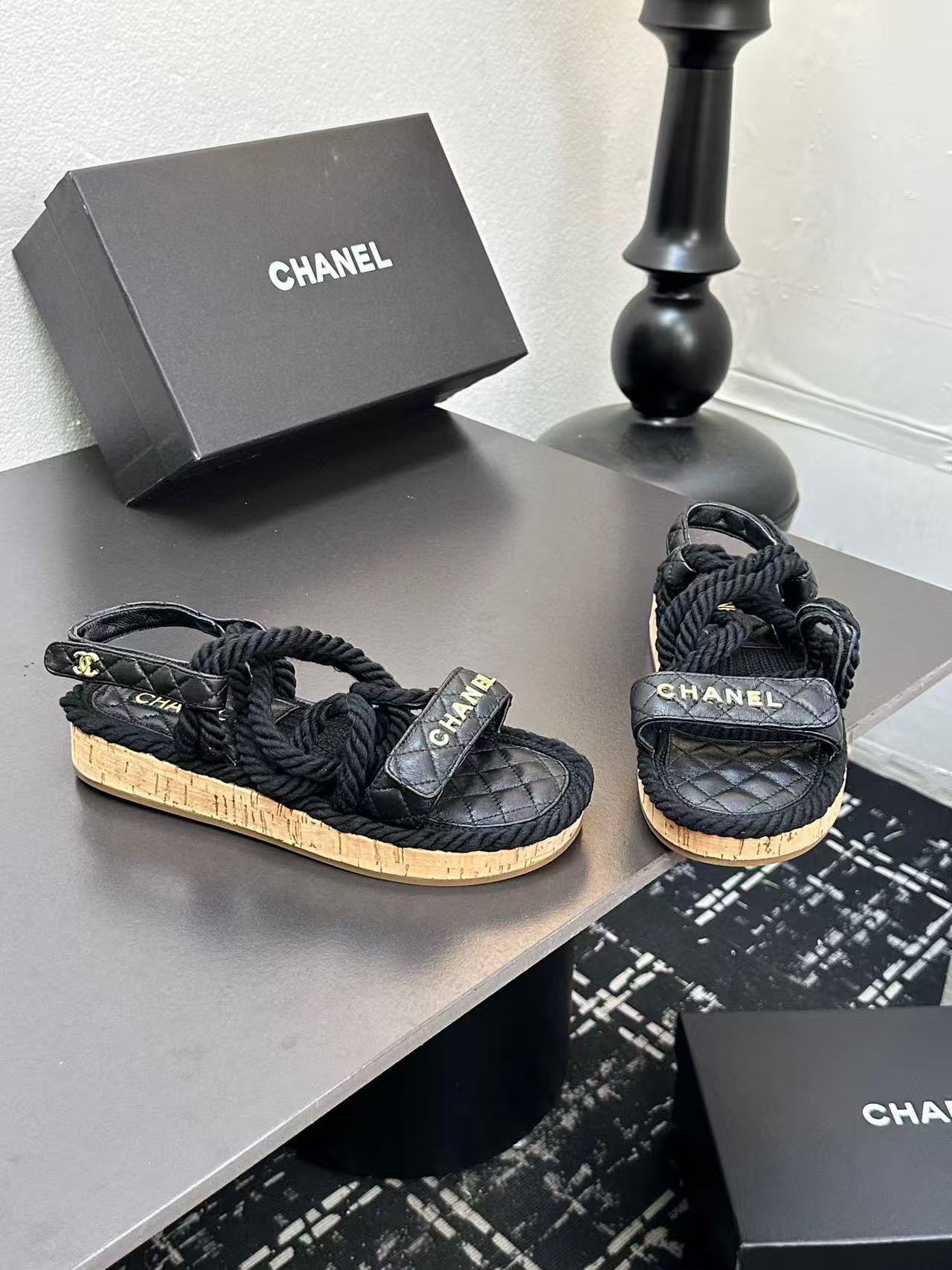 Chanel Slippers Women(AAA)-023