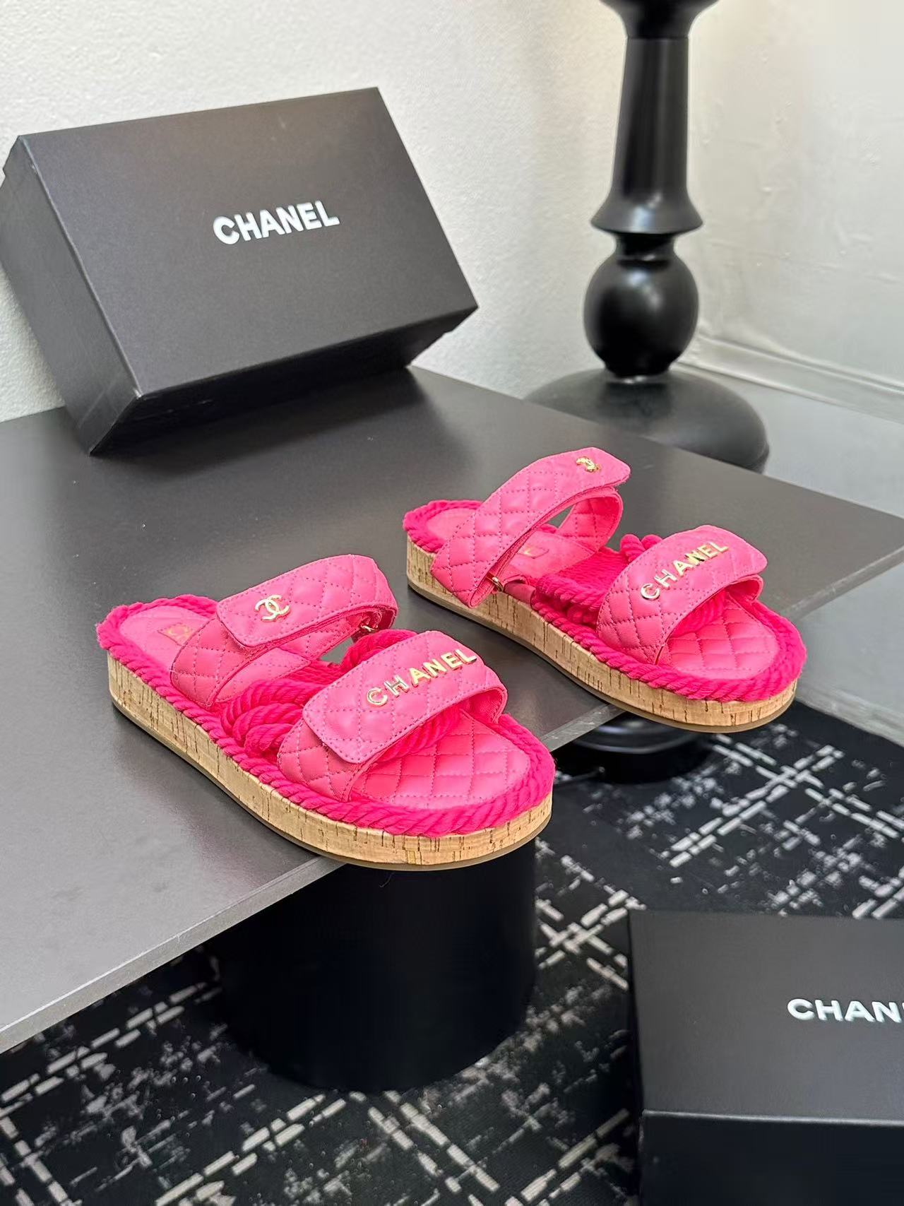 Chanel Slippers Women(AAA)-030