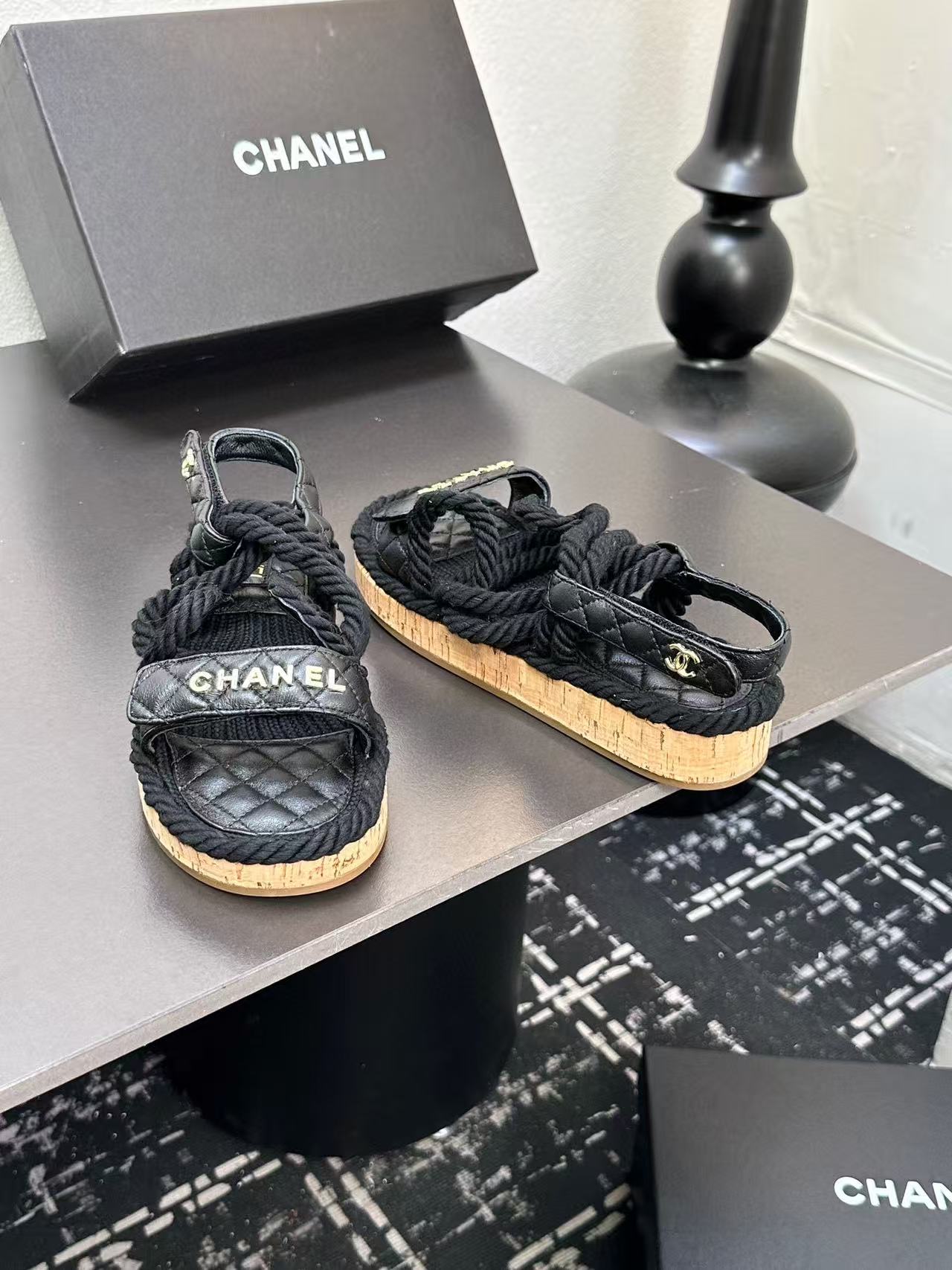 Chanel Slippers Women(AAA)-023