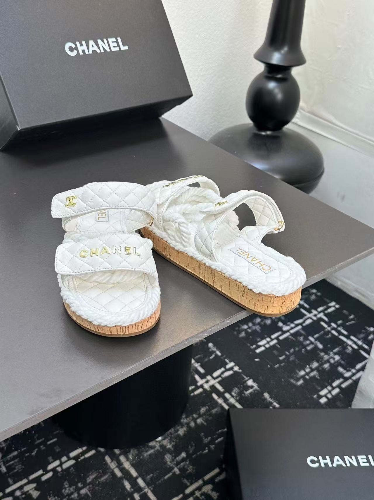 Chanel Slippers Women(AAA)-028