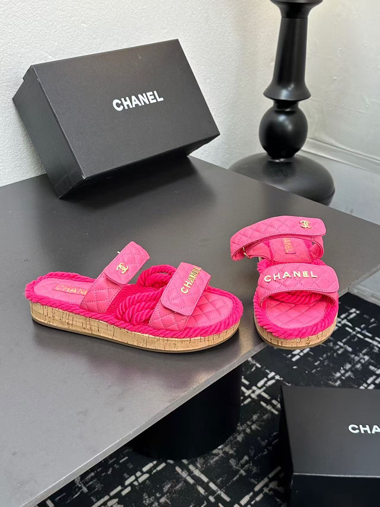 Chanel Slippers Women(AAA)-030