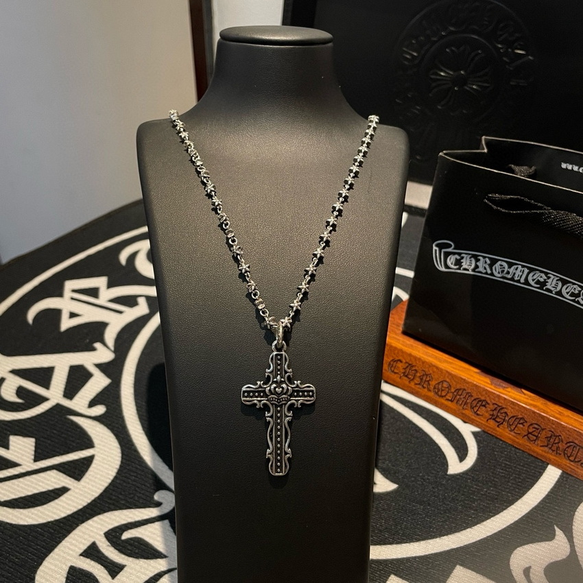 Ch**me He**ts necklace-088