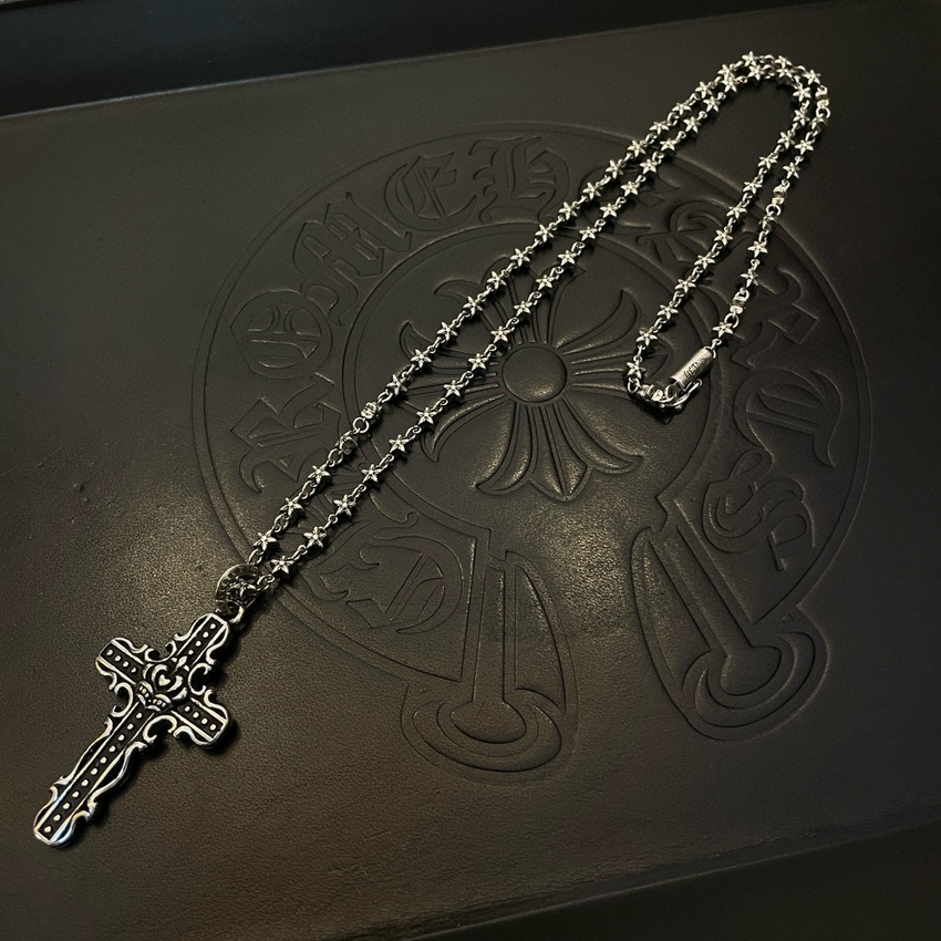 Ch**me He**ts necklace-088