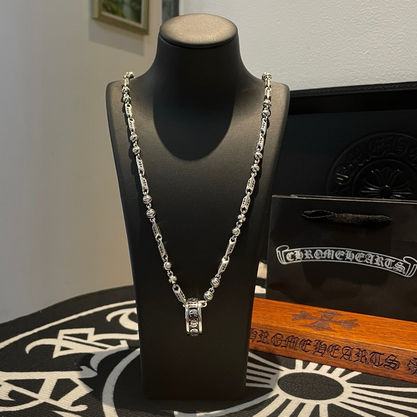 Ch**me He**ts necklace-093