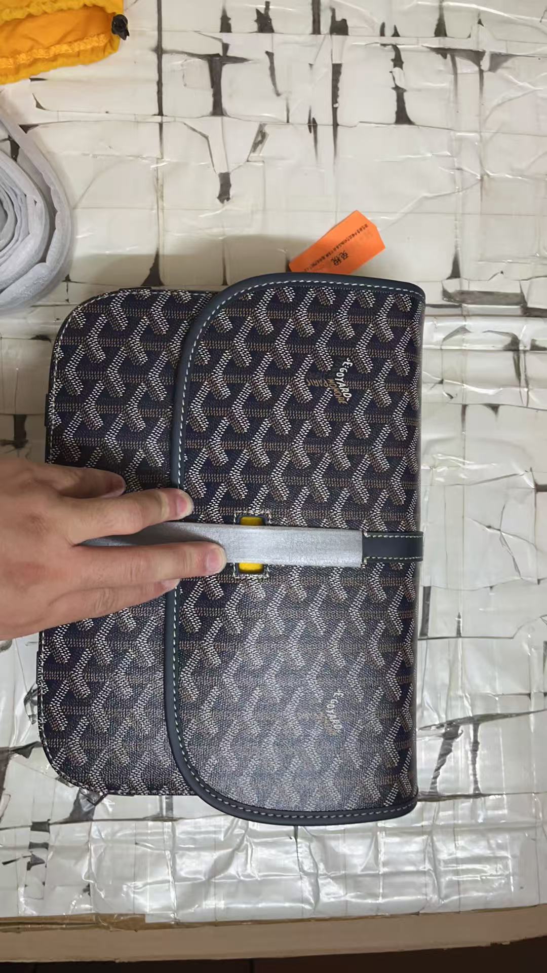 Go*ard handbags aaaa(men)-036