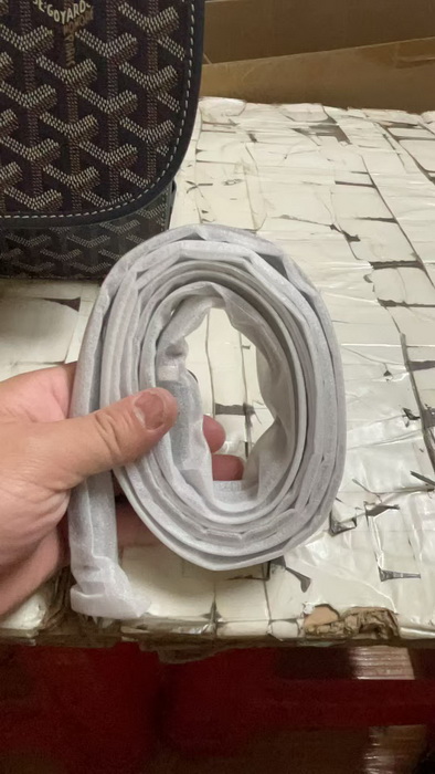 Go*ard handbags aaaa(men)-036