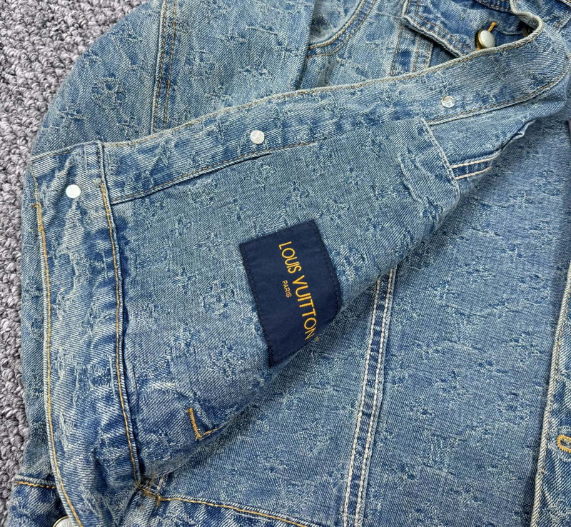 LV Jacket-021