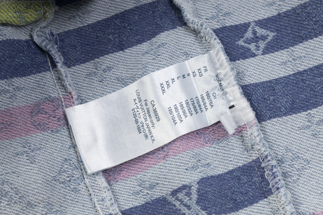 LV Jacket-042